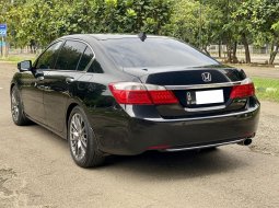 Honda Accord VTi-L 2013 Hitam 5