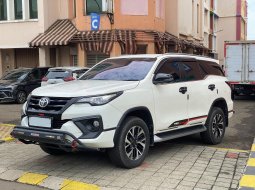 Toyota Fortuner 2.4 TRD AT 2018 vrz km 30 dp ceper