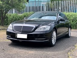 Mercedes-Benz S-Class S 300 L 2011 Hitam