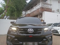 Fortuner VRZ TRD AT 2018 Top Condition Low KM