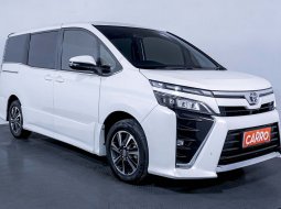 Toyota Voxy 2.0 A/T 2017  - Mobil Murah Kredit