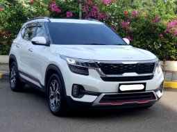 Kia Seltos GT Line 2022 putih sunroof km29rb pajak panjang cash kredit proses bisa dibantu