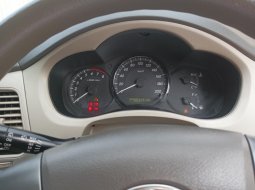 Toyota Kijang Innova 2.0 G 2012 6
