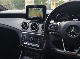 Mercedes-Benz GLA 200 AMG Line 2017 merah pajak panjang cash kredit proses bisa dibantu 8