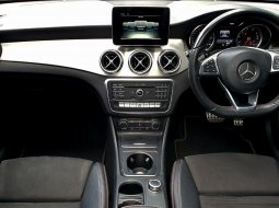 Mercedes-Benz GLA 200 AMG Line 2017 merah pajak panjang cash kredit proses bisa dibantu 9