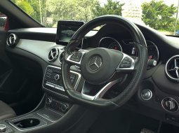 Mercedes-Benz GLA 200 AMG Line 2017 merah pajak panjang cash kredit proses bisa dibantu 10