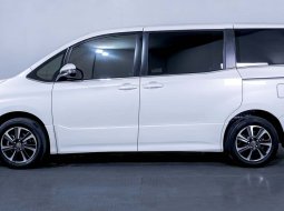 Toyota Voxy 2.0 A/T 2017  - Mobil Murah Kredit 6