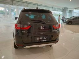 Honda BR-V Prestige CVT with Honda Sensing 2023 Hitam 4