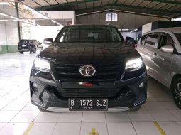 Toyota Fortuner 2.7 SRZ TRD AT 2019 1