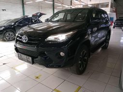 Toyota Fortuner 2.7 SRZ TRD AT 2019 2