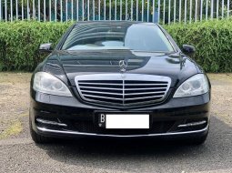 Mercedes-Benz S-Class 300  2011 Hitam