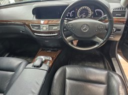 Mercedes-Benz S-Class S 300 L Tahun 2010 pemakaian 2011 Kondisi Mulus Terawat Seperti baru 3