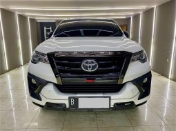 Toyota Fortuner 2.4 TRD AT 2020 Putih 1