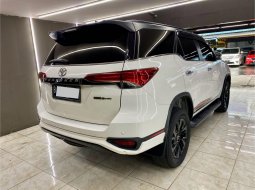 Toyota Fortuner 2.4 TRD AT 2020 Putih 4