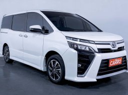 Toyota Voxy 2.0 A/T 2018  - Mobil Murah Kredit