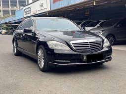 Mercedes-Benz S-Class 300