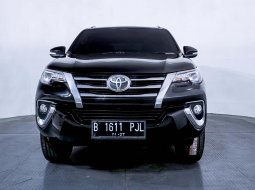 Toyota Fortuner 2.4 VRZ AT 2017 Hitam