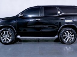 Toyota Fortuner 2.4 VRZ AT 2017 Hitam 2