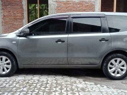 Nissan Livina SV 2015 Abu-abu hitam 4