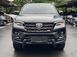 Toyota Fortuner New  4x2 2.8 A/T DSL GR Sport 2023 Abu-abu