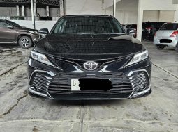 Toyota Camry V 2.5 AT ( Matic ) 2023 Hitam Km Low 8rban Siap Pakai Good condition