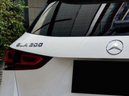 Mercedes-Benz GLA 200 2020 progressive line km31rban putih cash kredit proses bisa dibantu 11