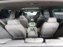 Kia Grand Sedona 2,2 CRDI Diesel sunroof At Facelift 2018 Hitam 13