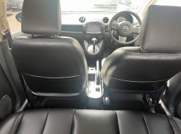 Mazda 2 R AT 2012 Hatchback Hijau Murah Bagus 7