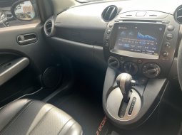 Mazda 2 R AT 2012 Hatchback Hijau Murah Bagus 8