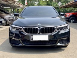 BMW 5 Series 530i M Sport 2020 Hitam 1