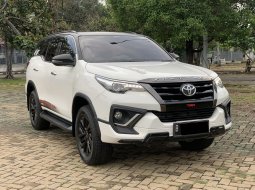 Toyota Fortuner 2.4 TRD AT 4