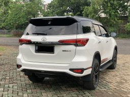 Toyota Fortuner 2.4 TRD AT 5