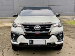 Toyota Fortuner 2.4 TRD AT 2020 Putih 1