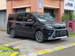 Toyota Voxy 2.0 A/T 2019 dp ceper nego lemes bs TT