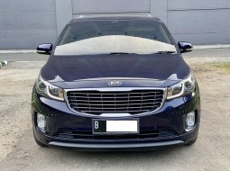 Kia Grand Sedona Ultimate 2017 Biru