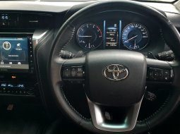 Toyota Fortuner New  4x2 2.8 A/T DSL GR Sport hitam km 16rban cash kredit proses bisa dibantu 12