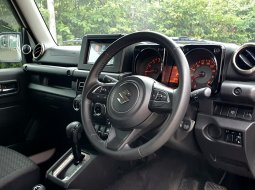 Suzuki Jimny AT 2019 putih km 14 rban 4x4 matic cash kredit proses bisa dibantu 17