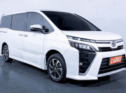 JUAL Toyota Voxy 2.0 AT 2018 Putih