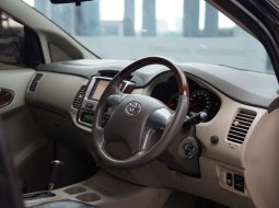 Toyota Kijang Innova V 2013 Hitam 8