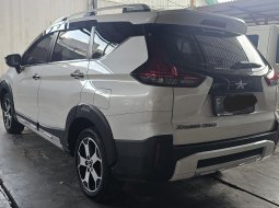 Mitsubishi Xpander Cross Premium Package A/T ( Matic ) 2020 Putih Mulus Siap Pakai Good Condition 14
