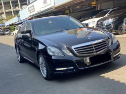 Mercedes-Benz E-Class E 300 1