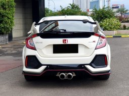 Honda Civic Type R 6 Speed M/T 2017 putih km26rb cash kredit proses bisa dibantu 4