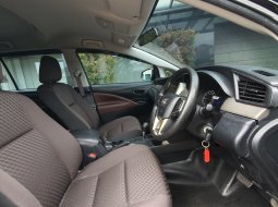 Toyota Kijang Innova G A/T 2.0 Bensin Facelift 2022 Hitam metalik 13