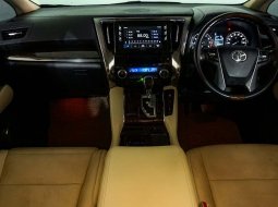 Toyota Alphard 2.5 G A/T 2019 4