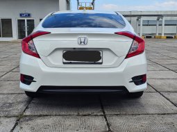 Honda Civic turbo es sedan  2018 Putih 5