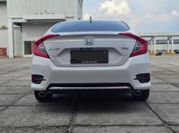 Honda Civic ES 2019 Sedan putih 2