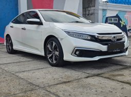 Honda Civic ES 2019 Sedan putih 5