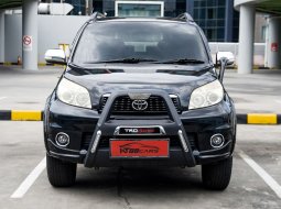 Toyota Rush G AT 2011 Hitam 2