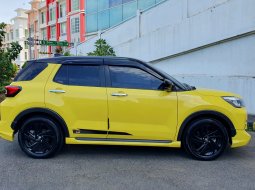 Toyota Raize 1.0T GR Sport CVT (Two Tone) 2022 kuning matic km 13 ribuan cash kredit proses bisa 4