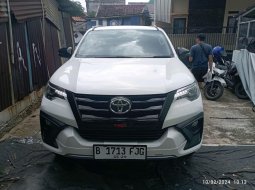 Toyota Fortuner 2.4 VRZ TRD AT 2019